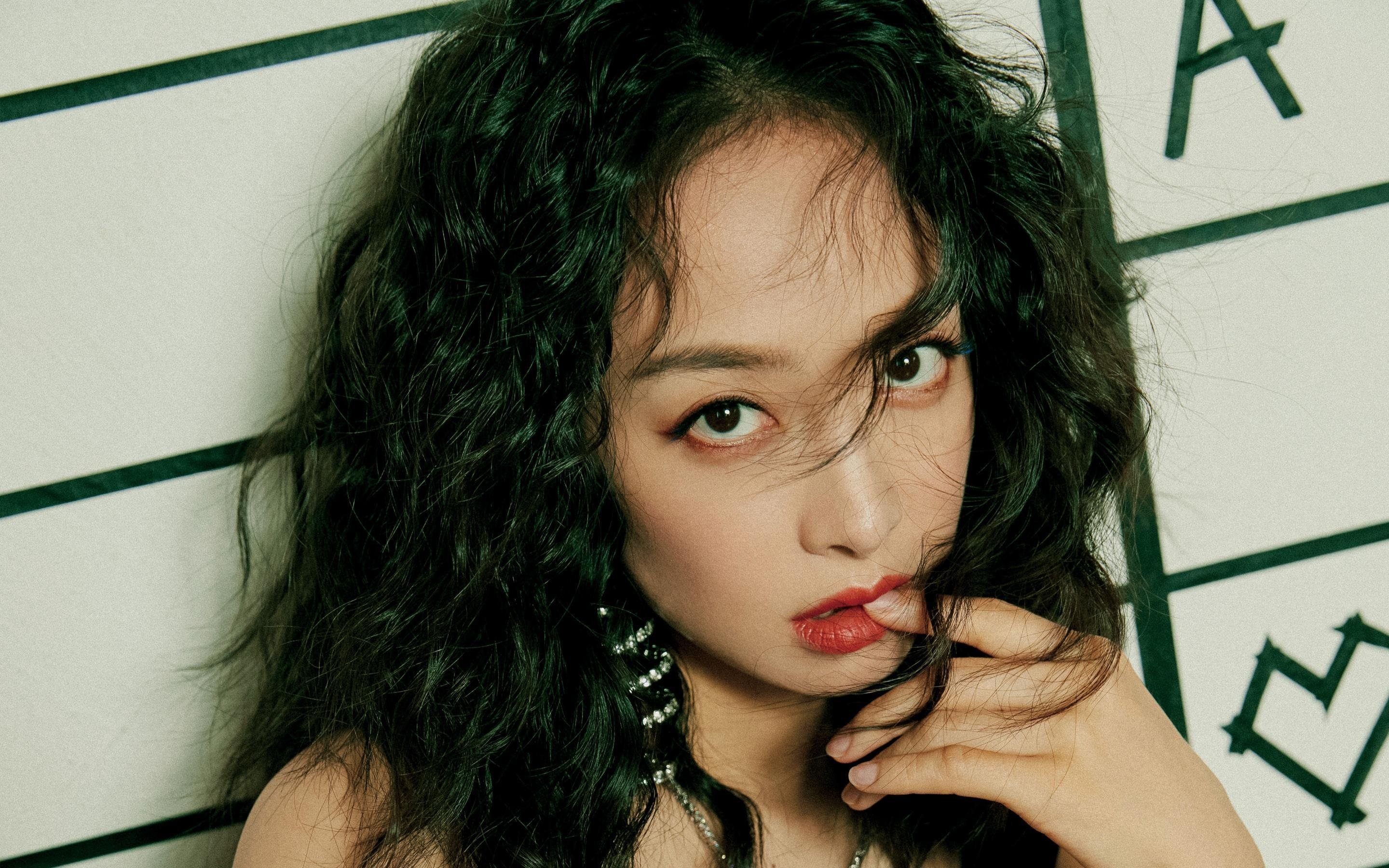 法甲：里昂2-1逆转尼斯，队内明星表现抢眼，里昂法甲排名