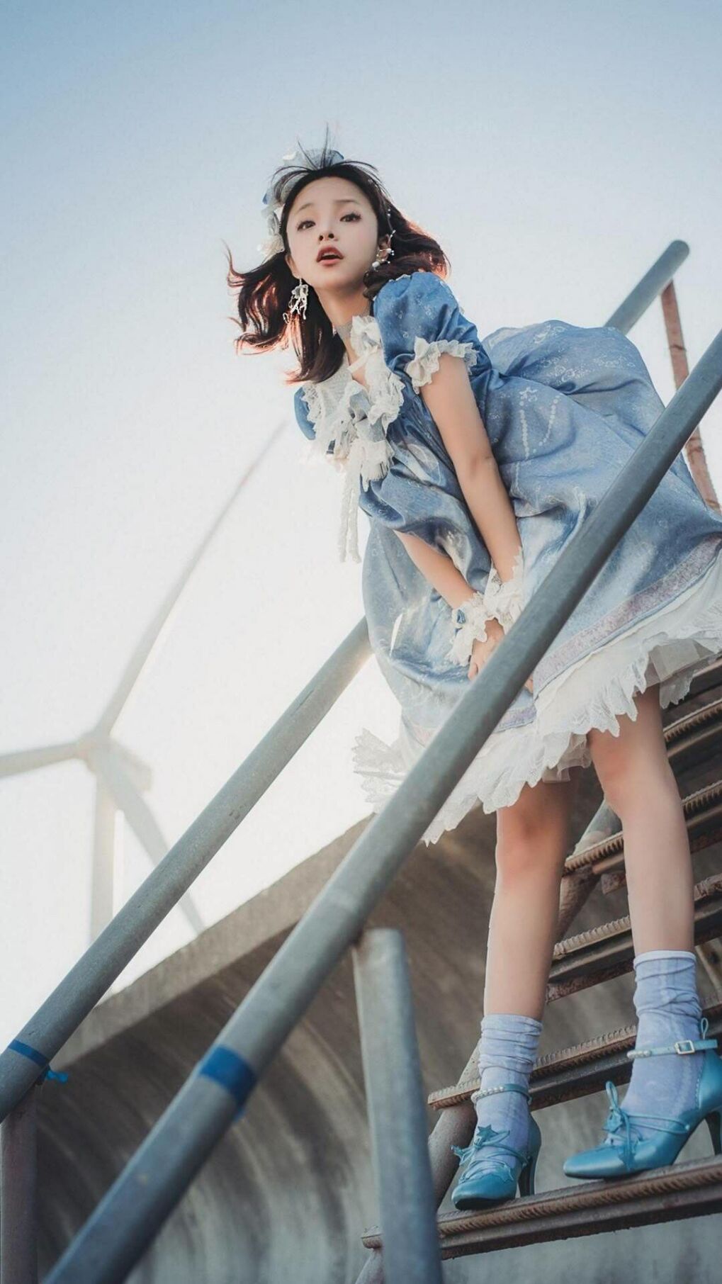 曼城高压逼抢强势,蓝月亮稳坐榜首,曼城蓝月亮队歌绿洲乐队